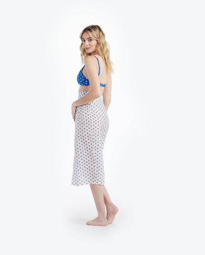  The Easy Breezy Sarong - Block Print In White Sand & Indigo